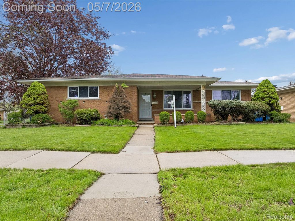 14053 April Lane, Warren, MI 48088