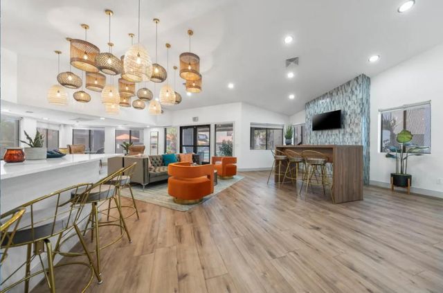 5959 W Greenway Road 1, Glendale, AZ 85306