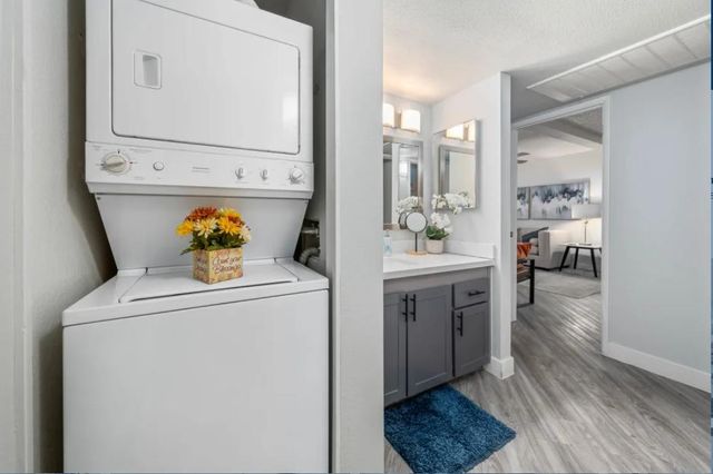 5959 W Greenway Road 1, Glendale, AZ 85306