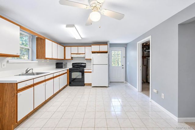 278 Lake Drive, Copiague, NY 11726