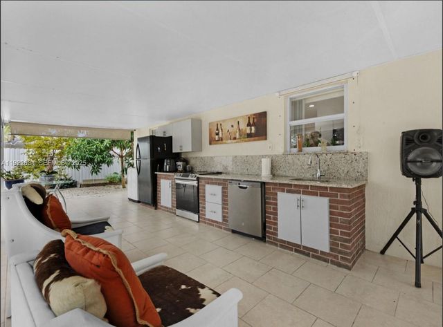 29330 SW 143rd Ave, Homestead, FL 33033