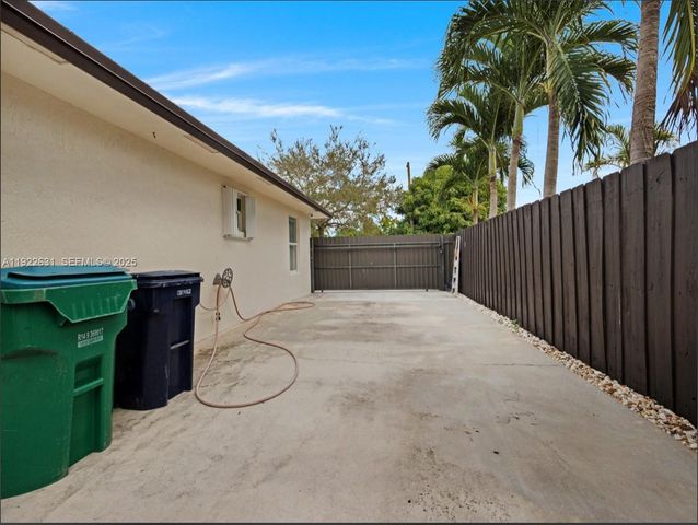 29330 SW 143rd Ave, Homestead, FL 33033