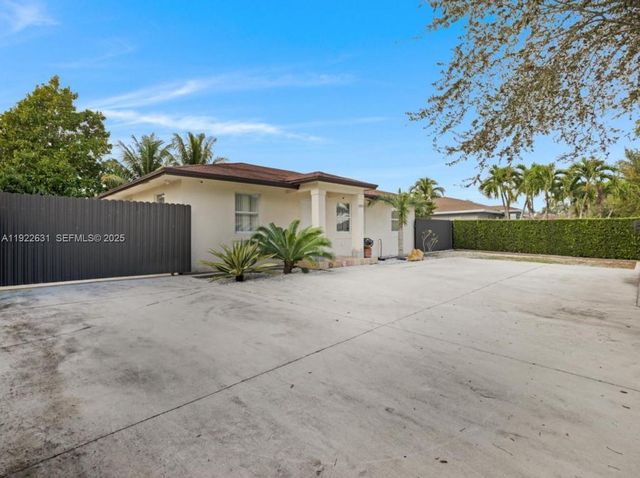 29330 SW 143rd Ave, Homestead, FL 33033