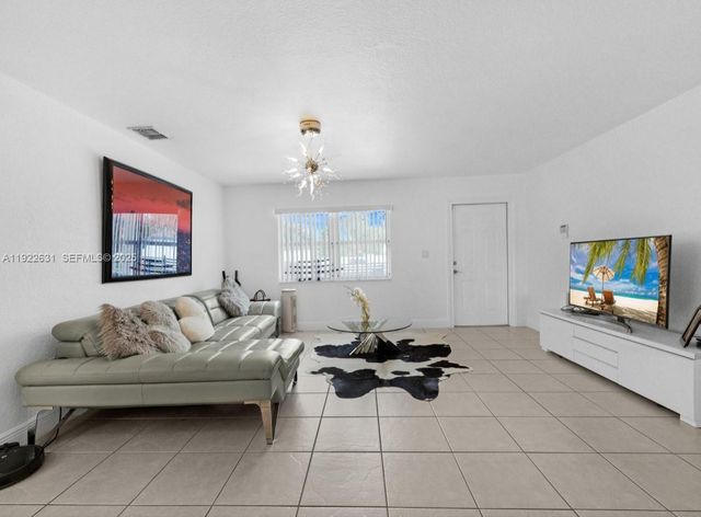 29330 SW 143rd Ave, Homestead, FL 33033