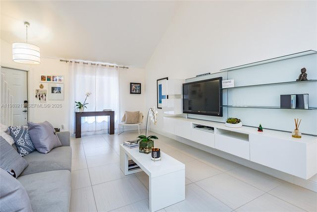 370 SE 2nd Ave G3, Deerfield Beach, FL 33441