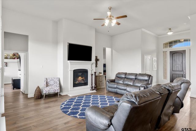 425 Private Rd 7017, Edgewood, TX 75117
