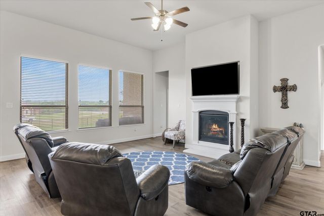 425 Private Rd 7017, Edgewood, TX 75117