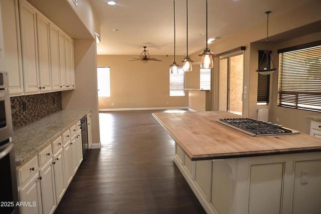 562 N Danielson Way, Chandler, AZ 85225