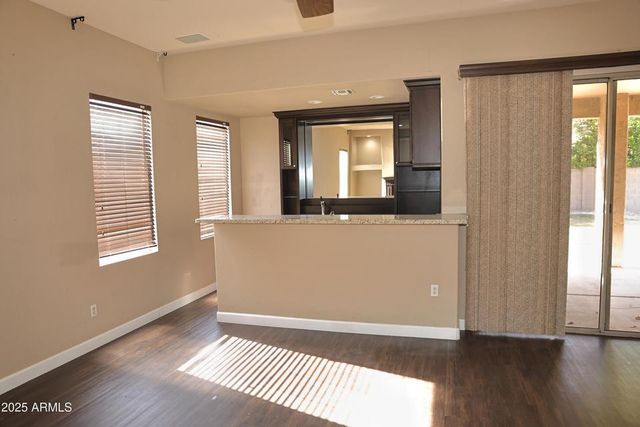 562 N Danielson Way, Chandler, AZ 85225