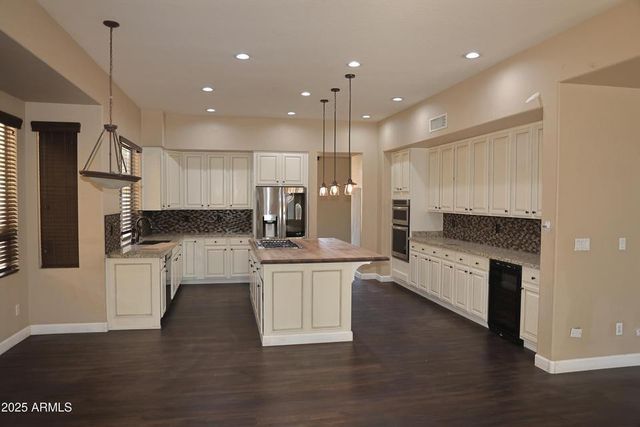 562 N Danielson Way, Chandler, AZ 85225