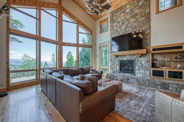 42555 Canyon Vista Lane, Shaver Lake, CA 93664