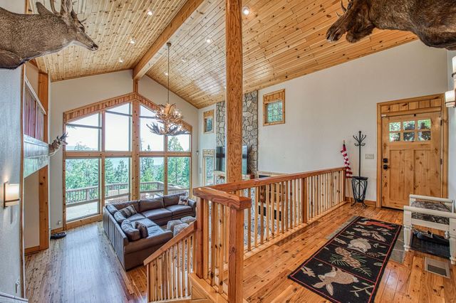 42555 Canyon Vista Lane, Shaver Lake, CA 93664