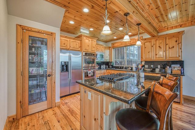 42555 Canyon Vista Lane, Shaver Lake, CA 93664