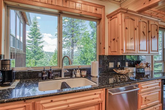 42555 Canyon Vista Lane, Shaver Lake, CA 93664
