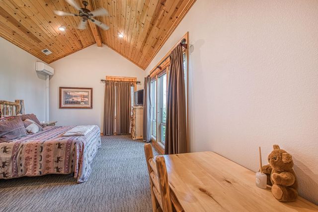 42555 Canyon Vista Lane, Shaver Lake, CA 93664