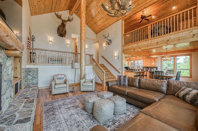 42555 Canyon Vista Lane, Shaver Lake, CA 93664