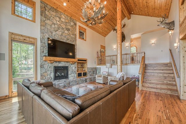 42555 Canyon Vista Lane, Shaver Lake, CA 93664