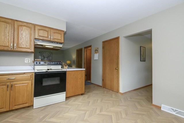 4695 Wessex DRIVE, Brookfield, WI 53045