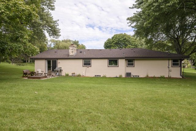 4695 Wessex DRIVE, Brookfield, WI 53045