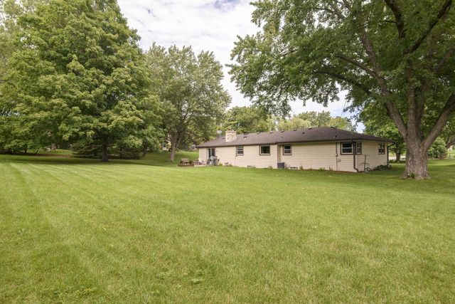4695 Wessex DRIVE, Brookfield, WI 53045
