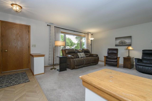 4695 Wessex DRIVE, Brookfield, WI 53045
