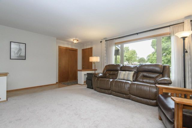 4695 Wessex DRIVE, Brookfield, WI 53045
