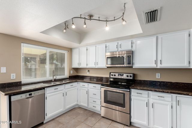 6101 W SUNNYSIDE Drive, Glendale, AZ 85304