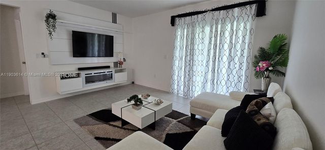 5539 Maddie Dr, Davenport, FL 33837