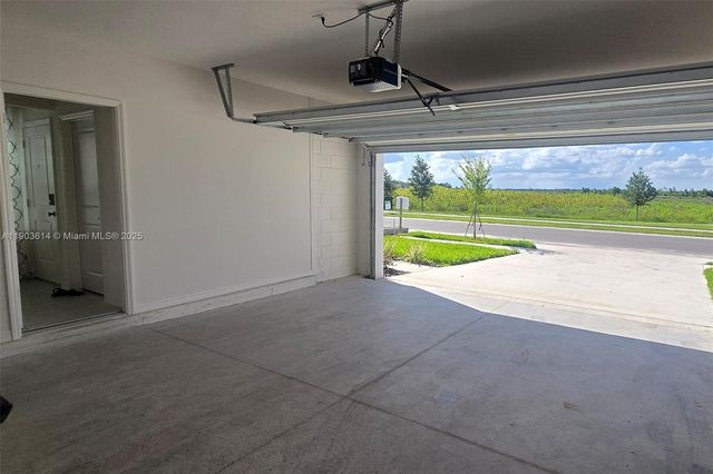 5539 Maddie Dr, Davenport, FL 33837