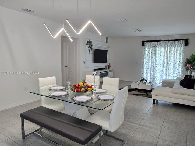 5539 Maddie Dr, Davenport, FL 33837