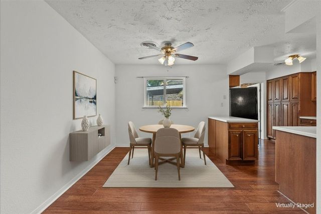 635 Meadowlawn St, La Porte, TX 77571