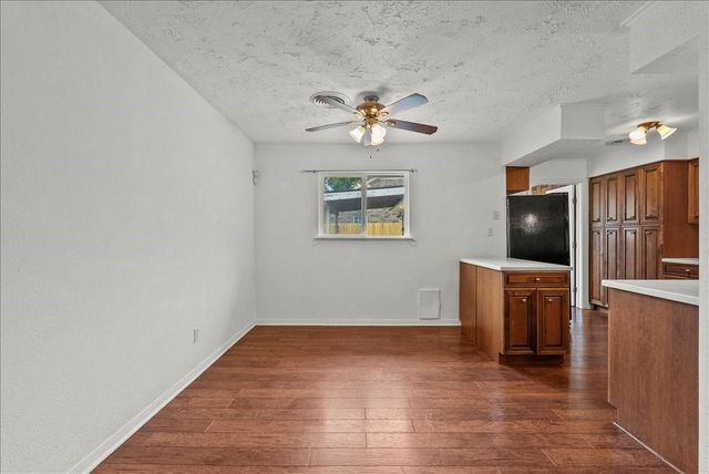 635 Meadowlawn St, La Porte, TX 77571