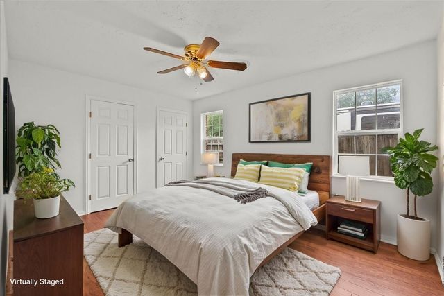 635 Meadowlawn St, La Porte, TX 77571