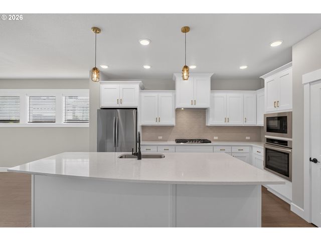 7306 Nw IMOGENE Ter, Portland, OR 97229