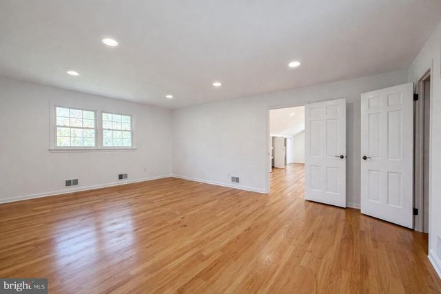 26 HONEY BROOK DR, Princeton, NJ 08540
