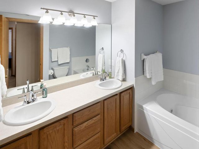 17090 Eastwood Avenue 104, Farmington, MN 55024