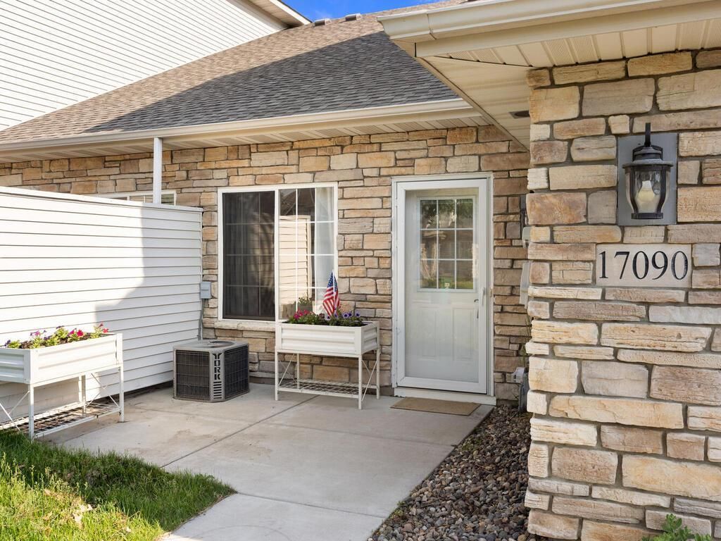 17090 Eastwood Avenue 104, Farmington, MN 55024