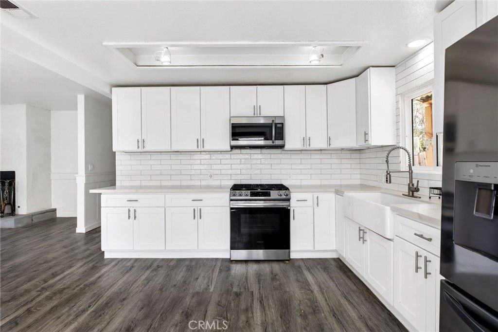 Image 15 of property listing at 16550 Arnold Avenue, Lake Elsinore, CA 92530