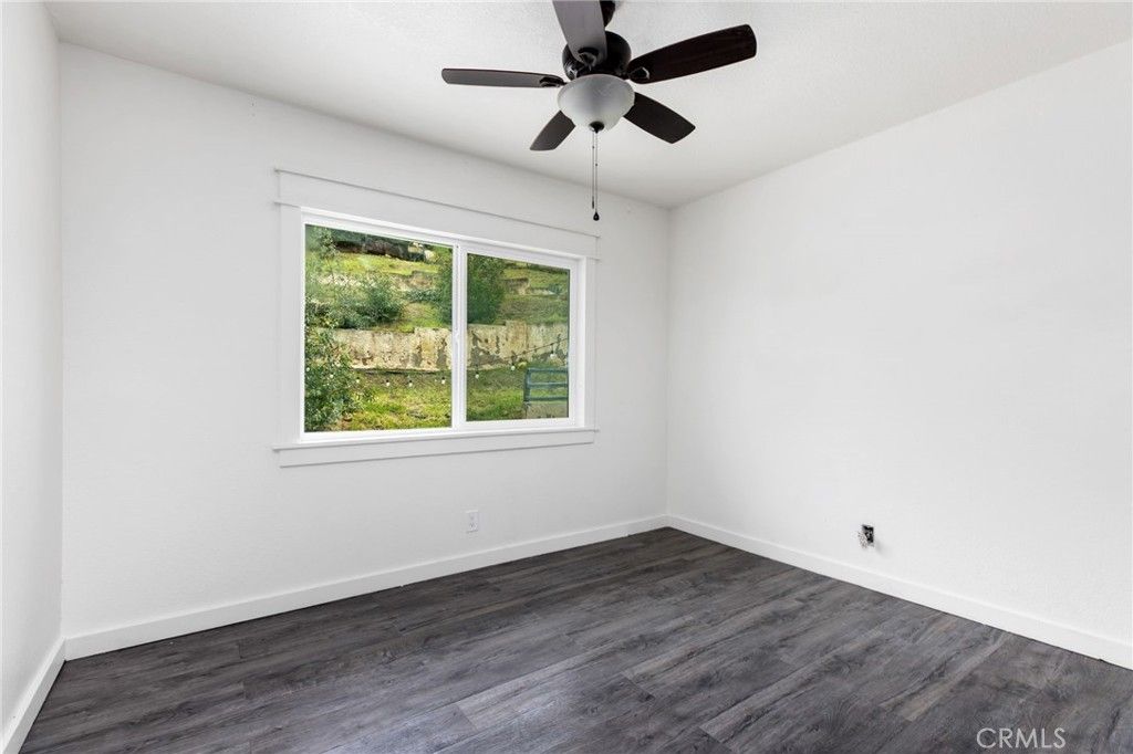 Image 19 of property listing at 16550 Arnold Avenue, Lake Elsinore, CA 92530