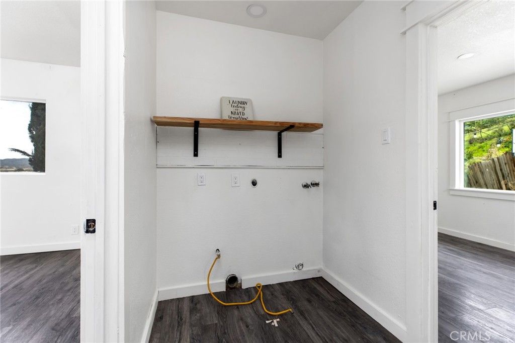 Image 20 of property listing at 16550 Arnold Avenue, Lake Elsinore, CA 92530