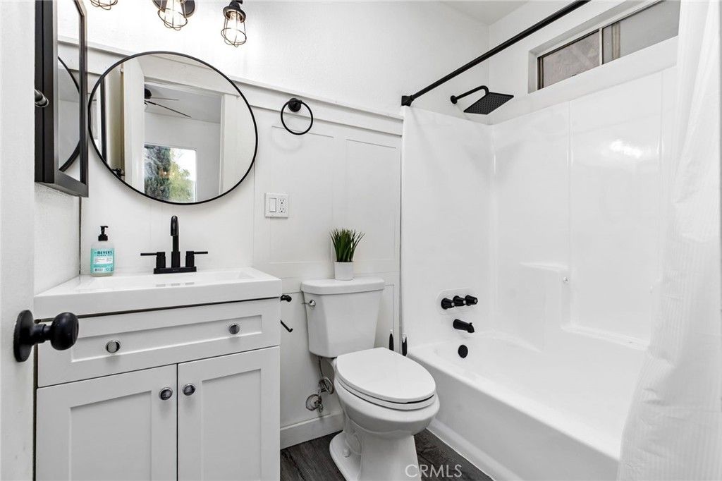 Image 23 of property listing at 16550 Arnold Avenue, Lake Elsinore, CA 92530