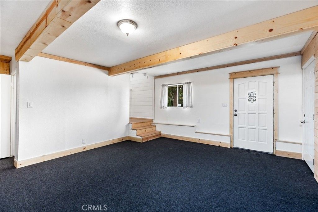 Image 26 of property listing at 16550 Arnold Avenue, Lake Elsinore, CA 92530