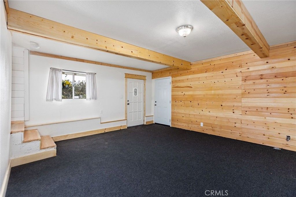 Image 27 of property listing at 16550 Arnold Avenue, Lake Elsinore, CA 92530