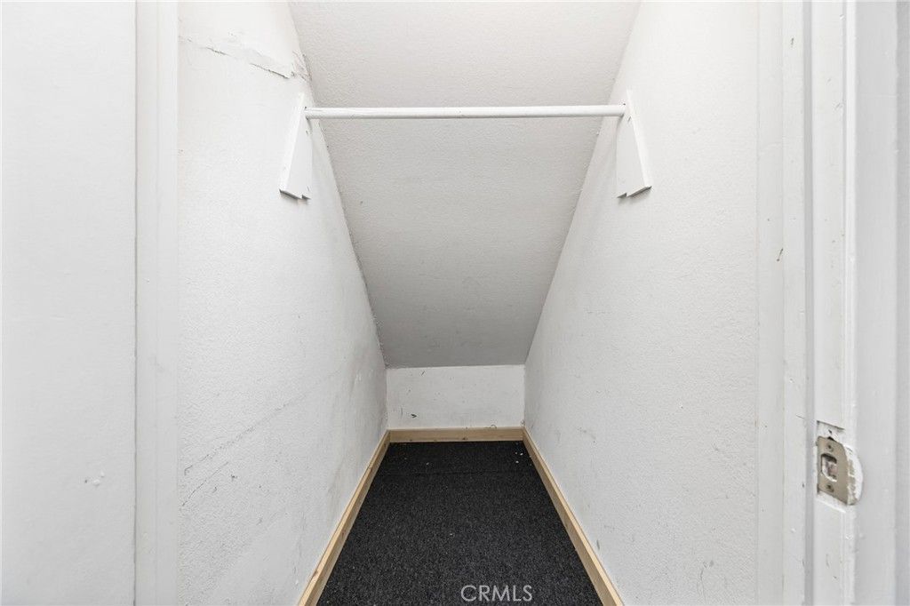 Image 28 of property listing at 16550 Arnold Avenue, Lake Elsinore, CA 92530