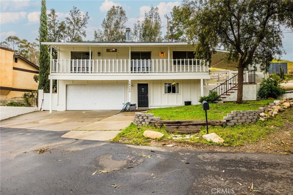 Image 3 of property listing at 16550 Arnold Avenue, Lake Elsinore, CA 92530