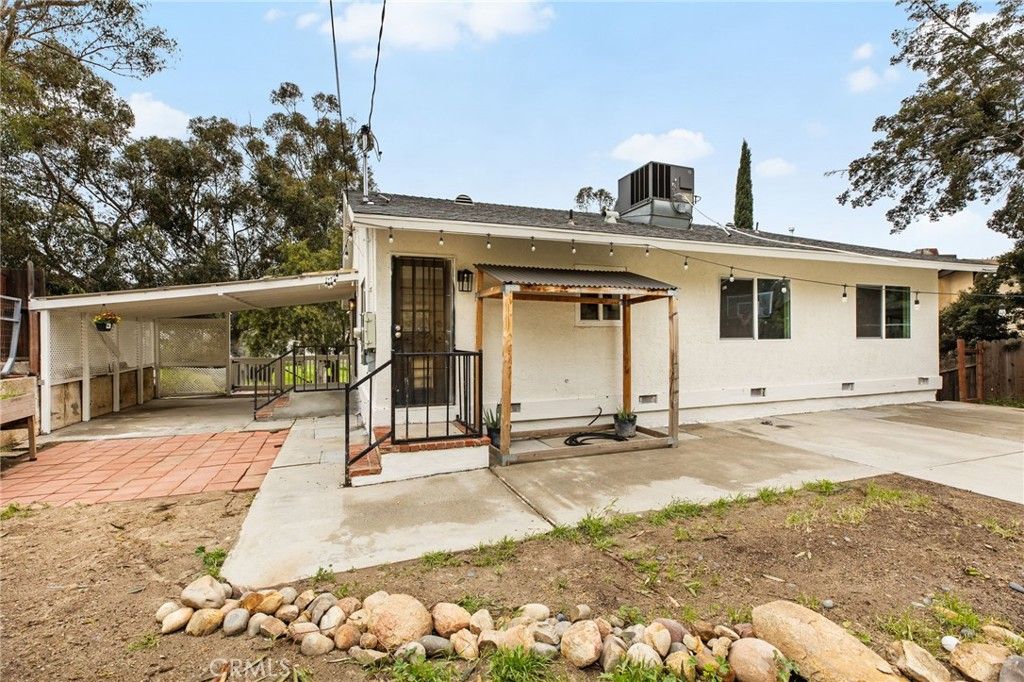 Image 35 of property listing at 16550 Arnold Avenue, Lake Elsinore, CA 92530