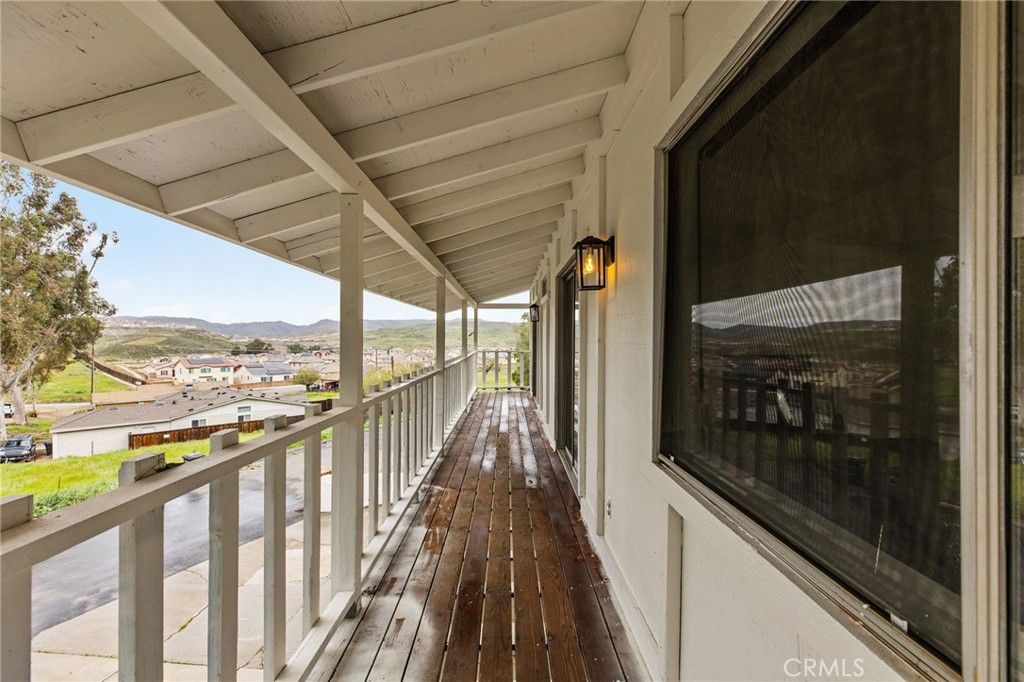 Image 36 of property listing at 16550 Arnold Avenue, Lake Elsinore, CA 92530
