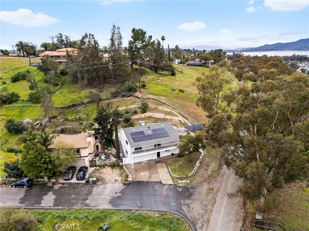 Image 44 of property listing at 16550 Arnold Avenue, Lake Elsinore, CA 92530