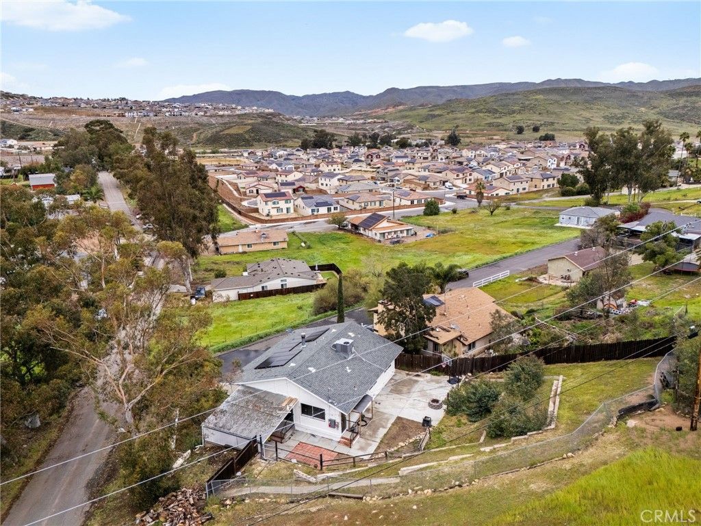 Image 50 of property listing at 16550 Arnold Avenue, Lake Elsinore, CA 92530