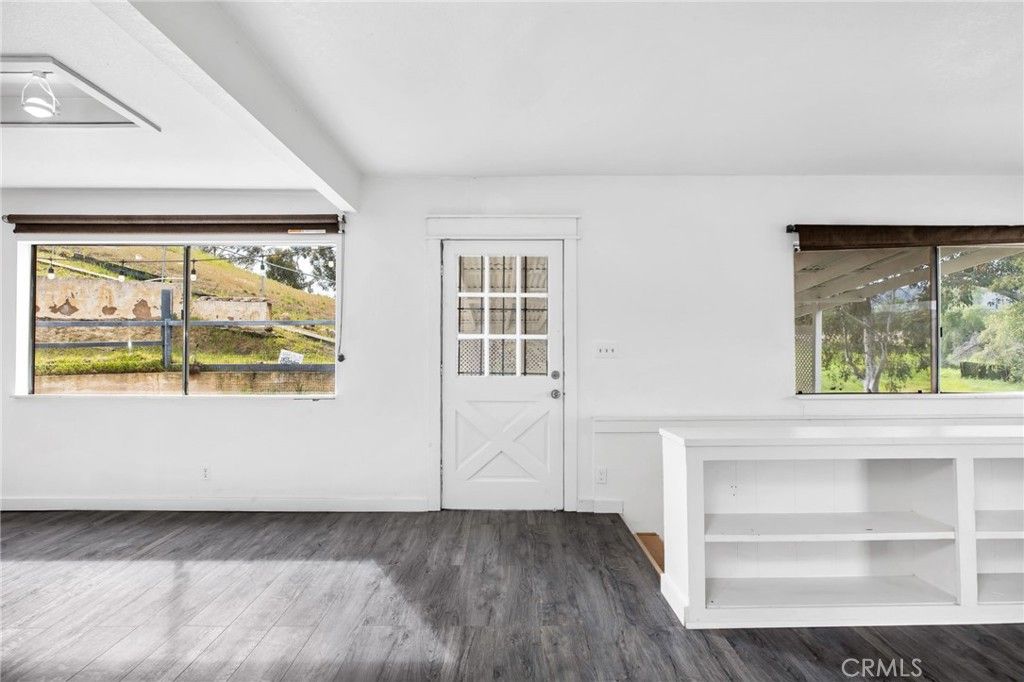 Image 6 of property listing at 16550 Arnold Avenue, Lake Elsinore, CA 92530